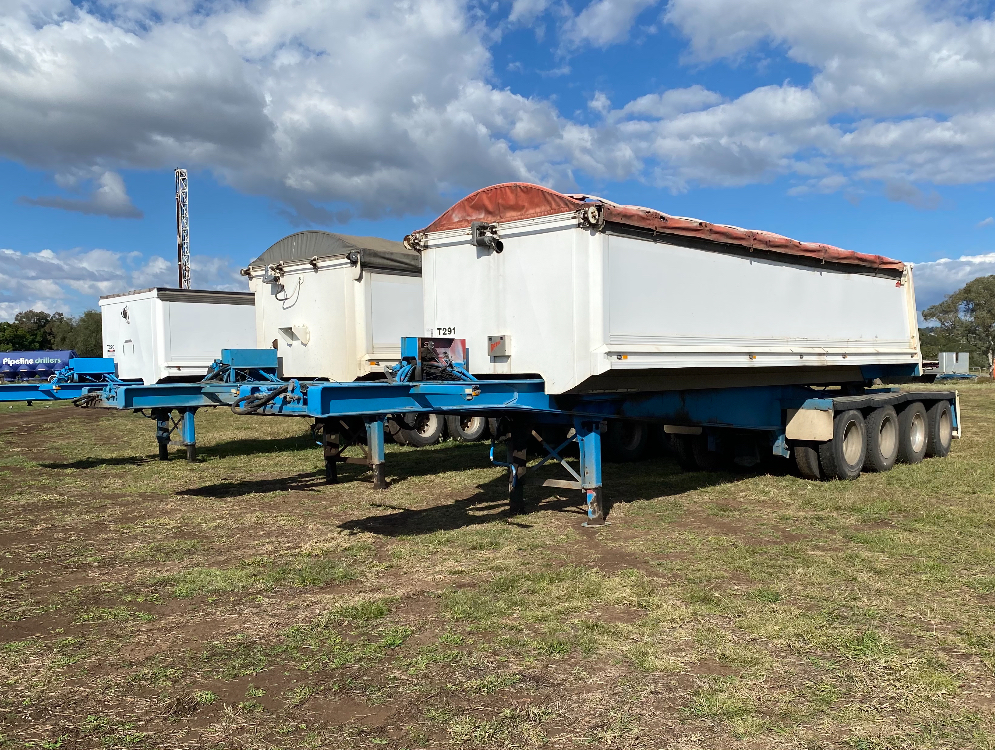 CHOICE OF 3 QUAD AXLE CHASSIS TIPPERS JTMD5190552 JUST TRUCKS